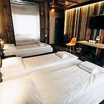 Hotel ліонсгейт клаб