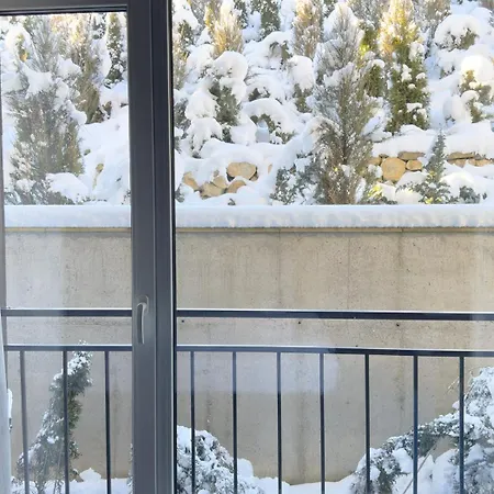ліонсгейт клаб Hotel 3*